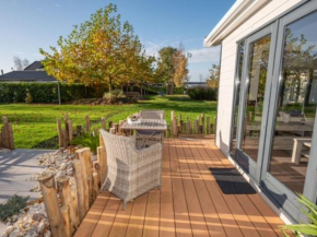 Chalet Sea Rocks with view and garden
